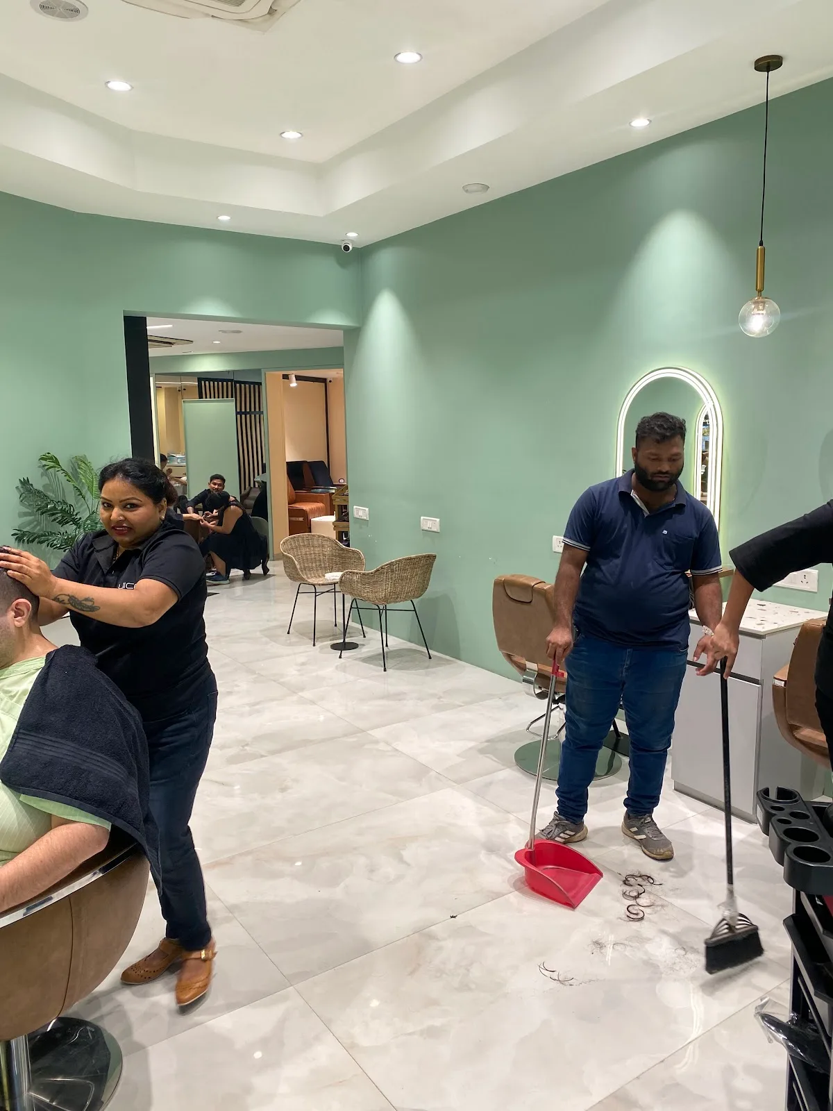 Juice Hair Salon - Worli