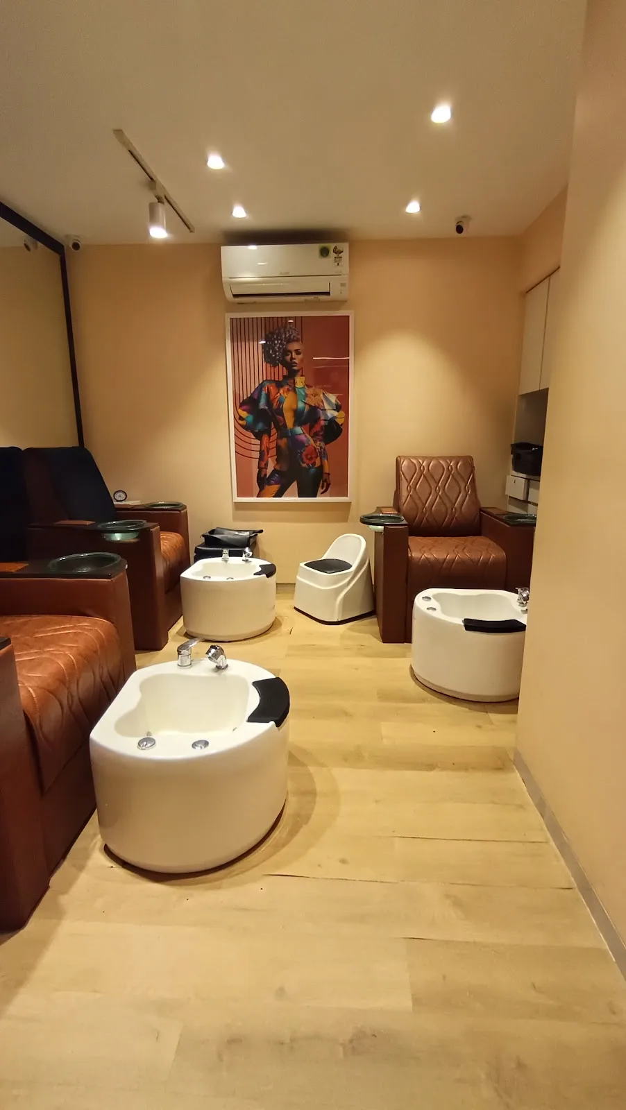 Juice Hair Salon - Worli