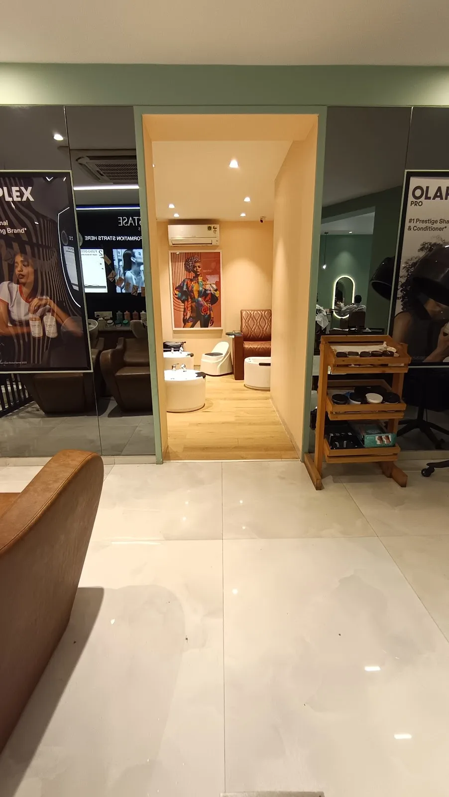 Juice Hair Salon - Worli