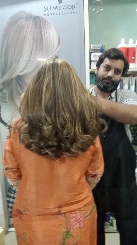 AJ Makeover Hair & Beauty Salon