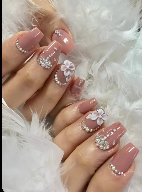 Aura beauty launge studio