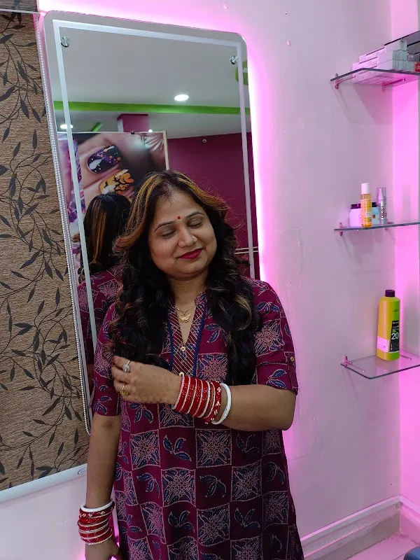 LIPSTICK SALON