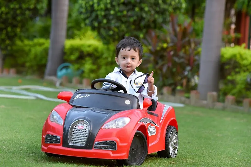 BHARAT PHOTOGRAPHY Studio A Square N Perfect Click