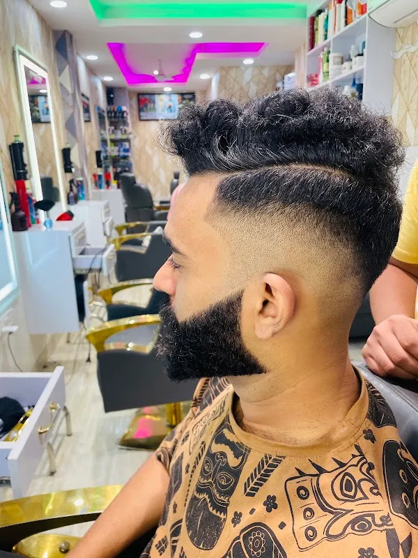 Salman Looks Unisex Salon