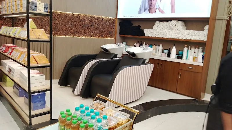 KD Unisex Salon Omaxe ( Chandni Chowk )