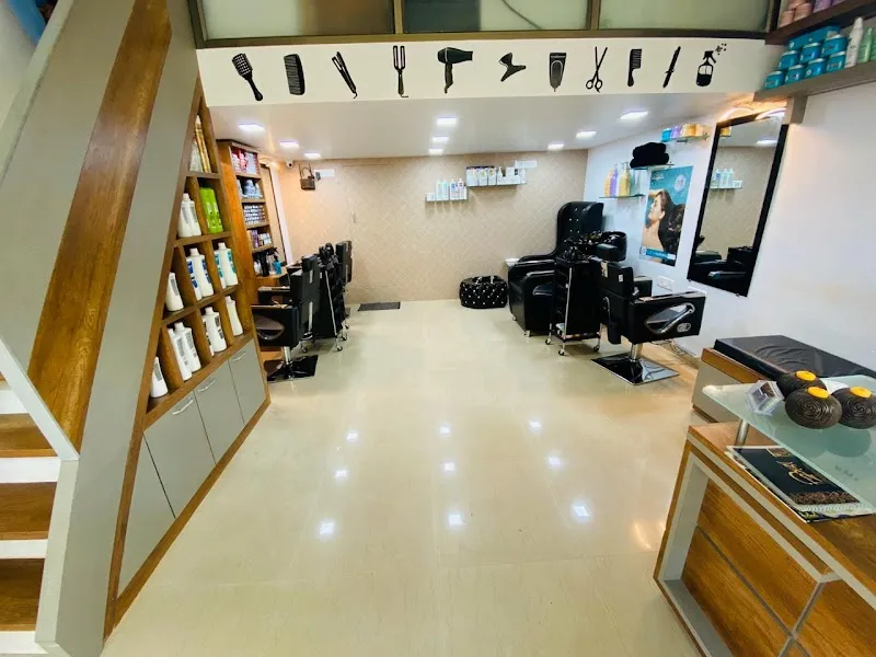 Smira Unisex Makeover Lounge