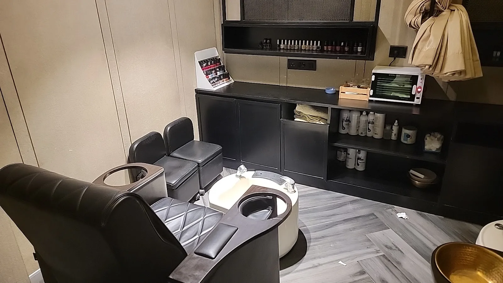 PAGE3 KNK Luxury Salon & Makeover Studio