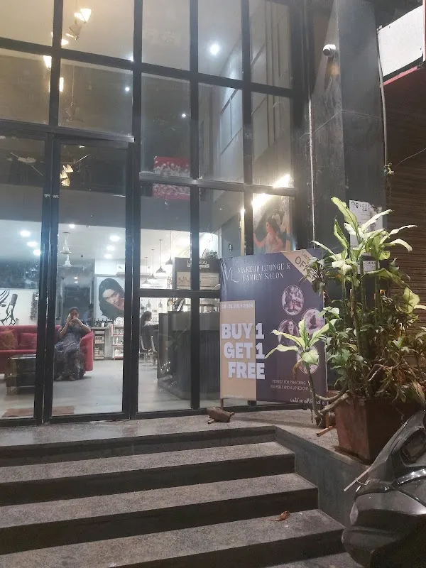 VL Makeup Lounge & Family Salon