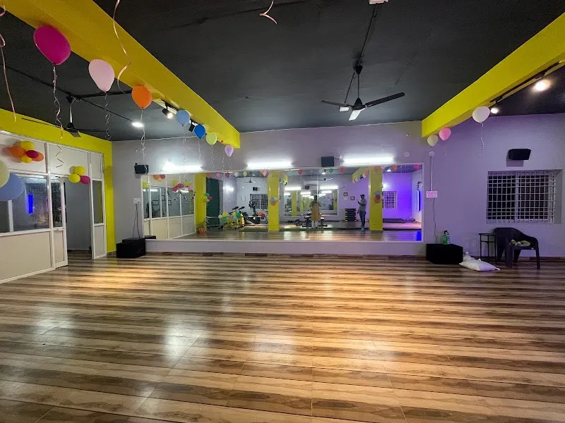 Step By Step Dance Fitness(GYM)