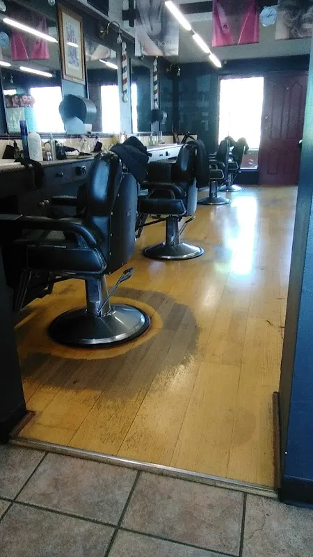 Armandos Ladies And Gents Hairdresser