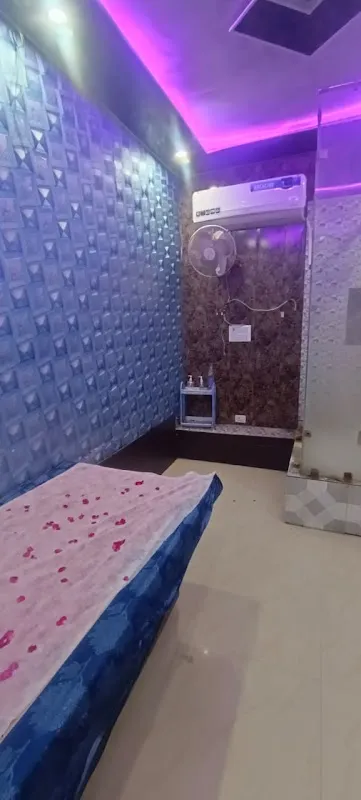 The Hot Spa In Dwarka mor spa in Nawada and uttam nagar