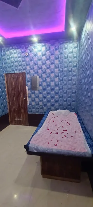 The Hot Spa In Dwarka mor spa in Nawada and uttam nagar