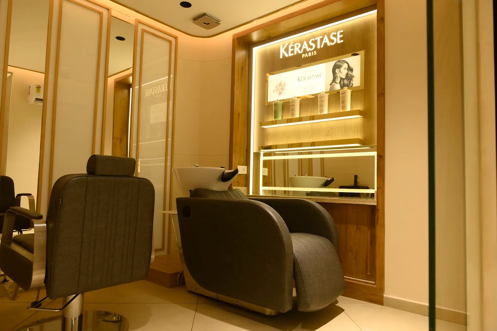 Page 3 Luxury Salon & Makeover Studio