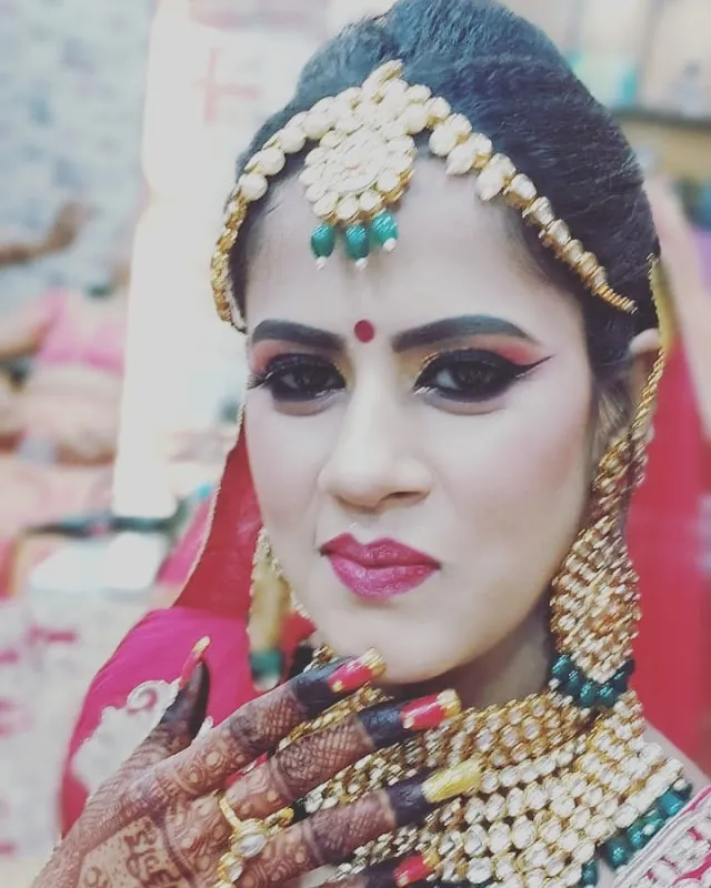 Poonam professional beauty salon