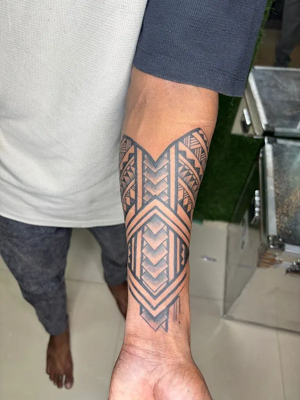 Amol Tattoos & Art Studio