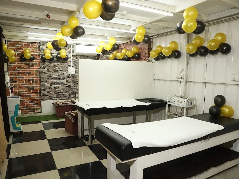 Soumya's Lareina ® female salon & Academy