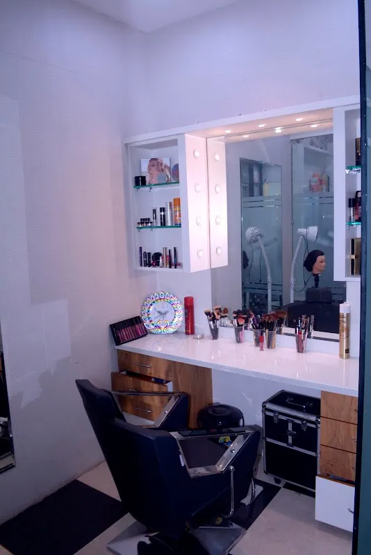 Soumya's Lareina ® female salon & Academy