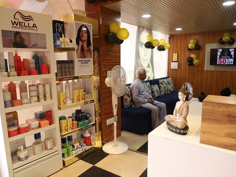 Soumya's Lareina ® female salon & Academy