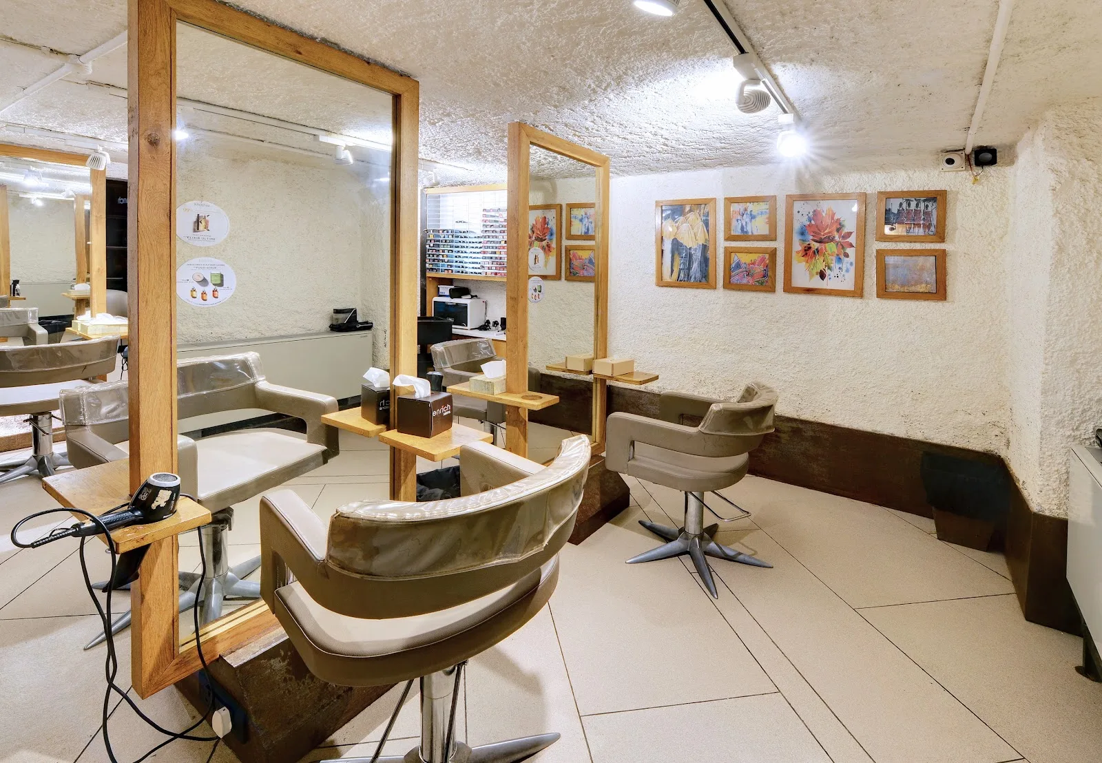 Enrich Salon Matunga Manu Mahal