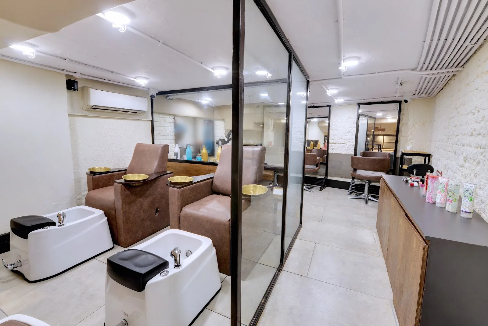 Enrich Salon Matunga Manu Mahal
