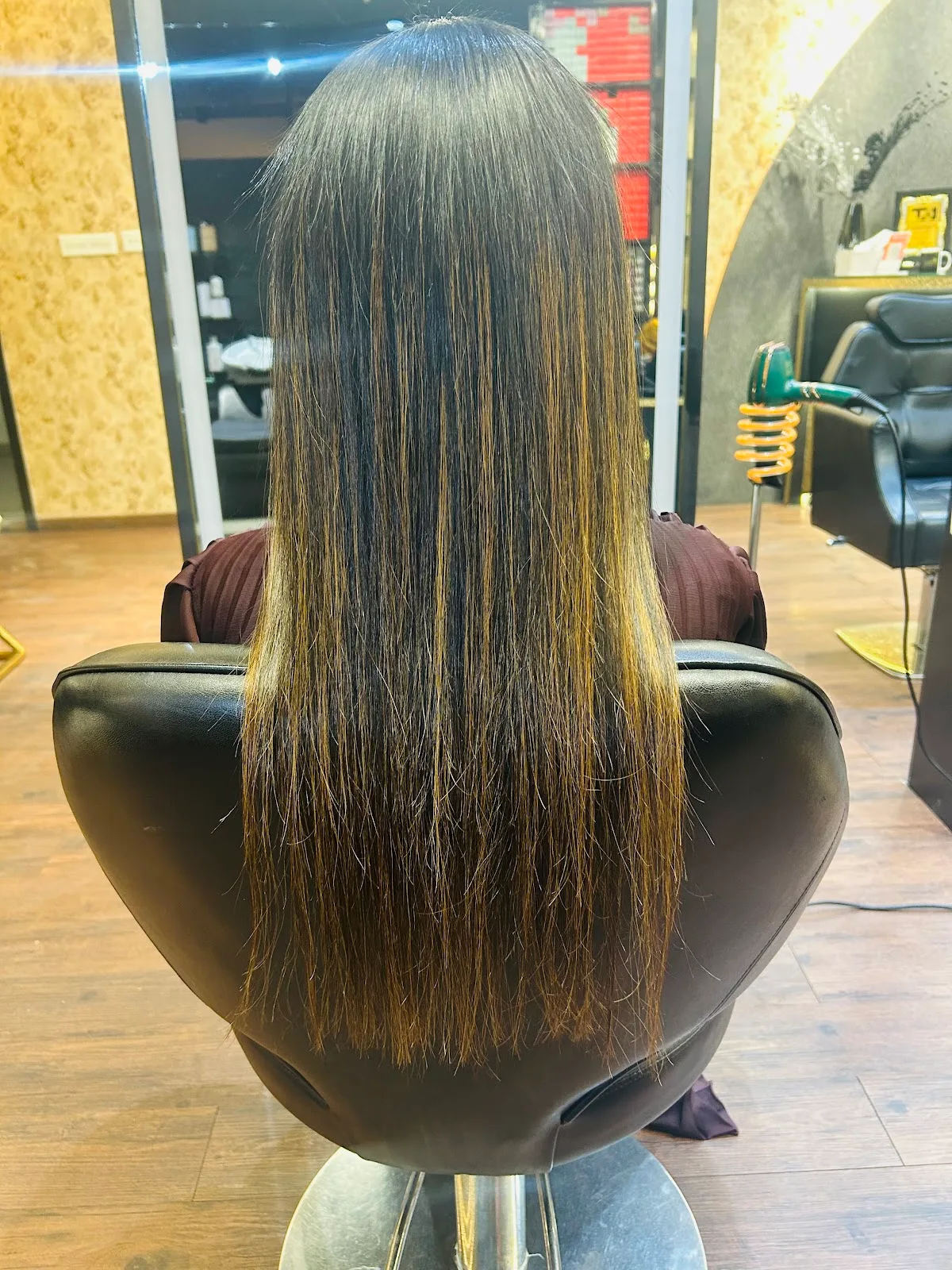 Lisa & Lars Family Salon