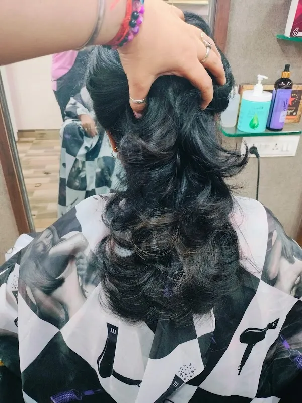 U&M HairStudio Hair and Beauty Unisex Salon