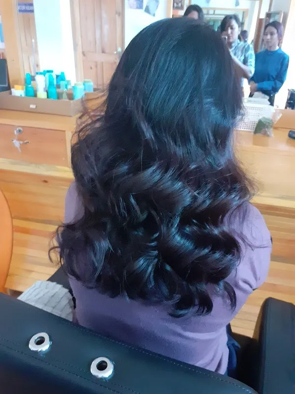 FIRST LOOK SALON