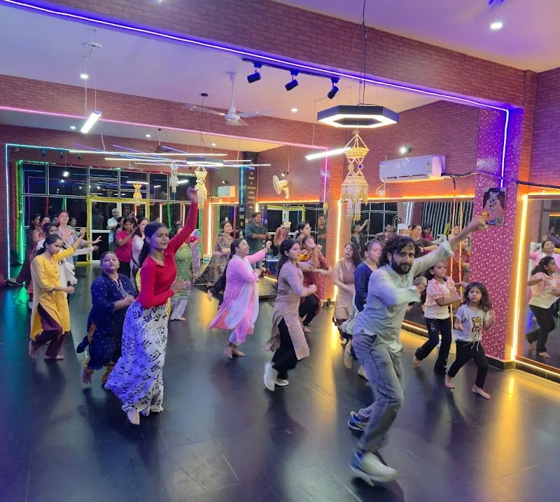 SACHDEVA DANCE FITNESS STUDIO(LANKA,VARANASI)