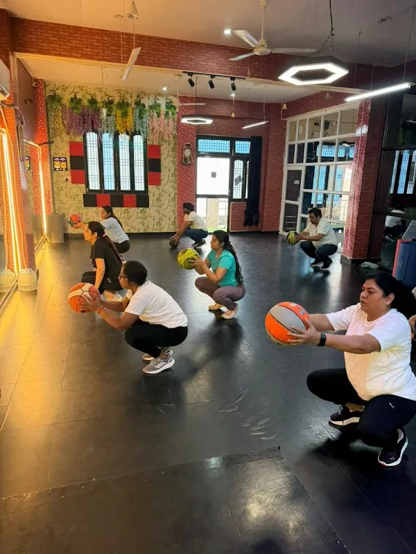 SACHDEVA DANCE FITNESS STUDIO(LANKA,VARANASI)