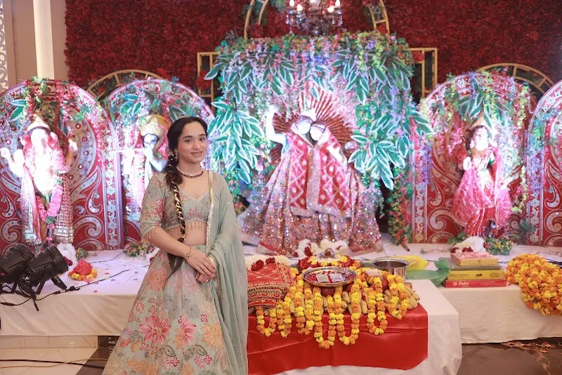 Aakriti Photo Studio