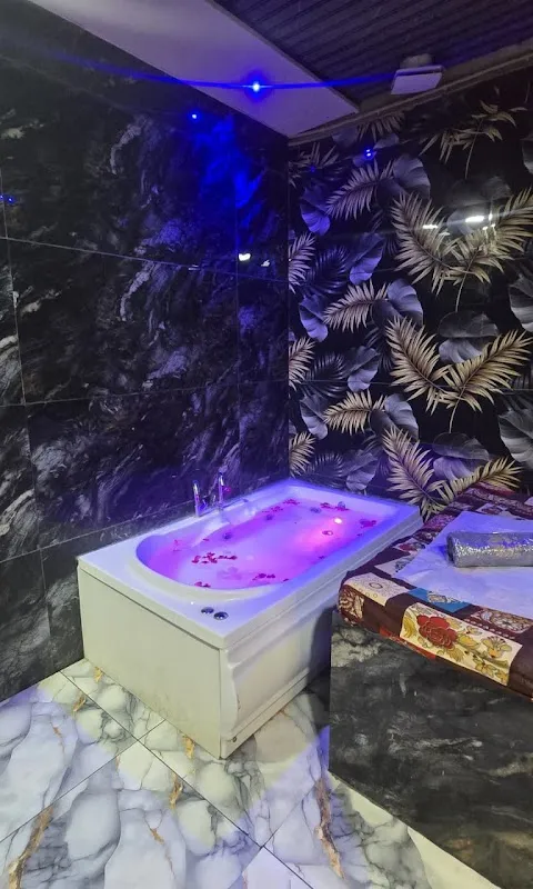 DJ SPA - CG Road Ahmedabad
