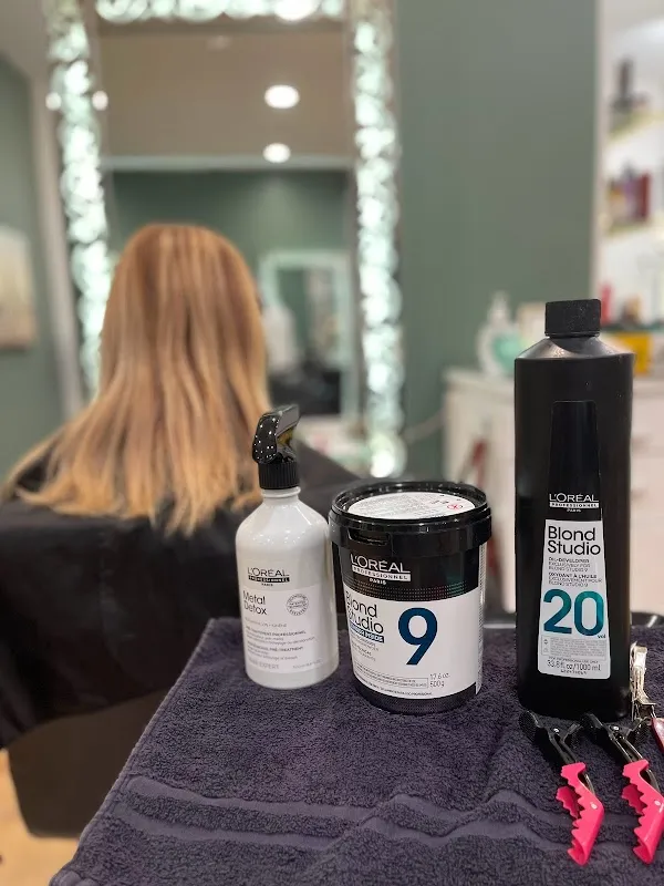 Luxxor Hair Salon NYC