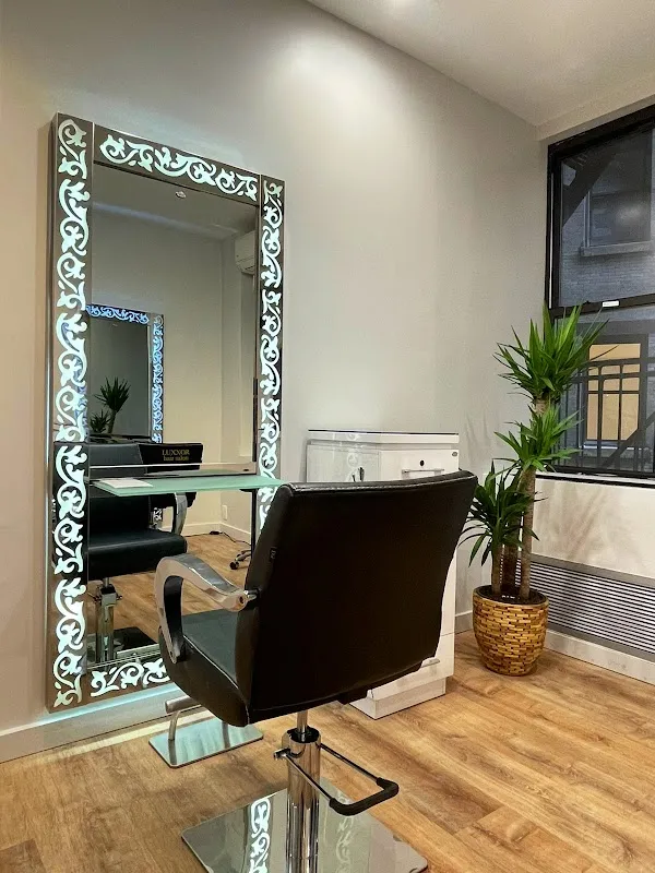 Luxxor Hair Salon NYC