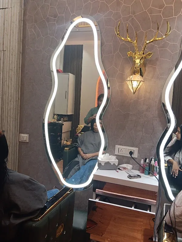 Yuri hair studio ( NIMMO JAGYASI)