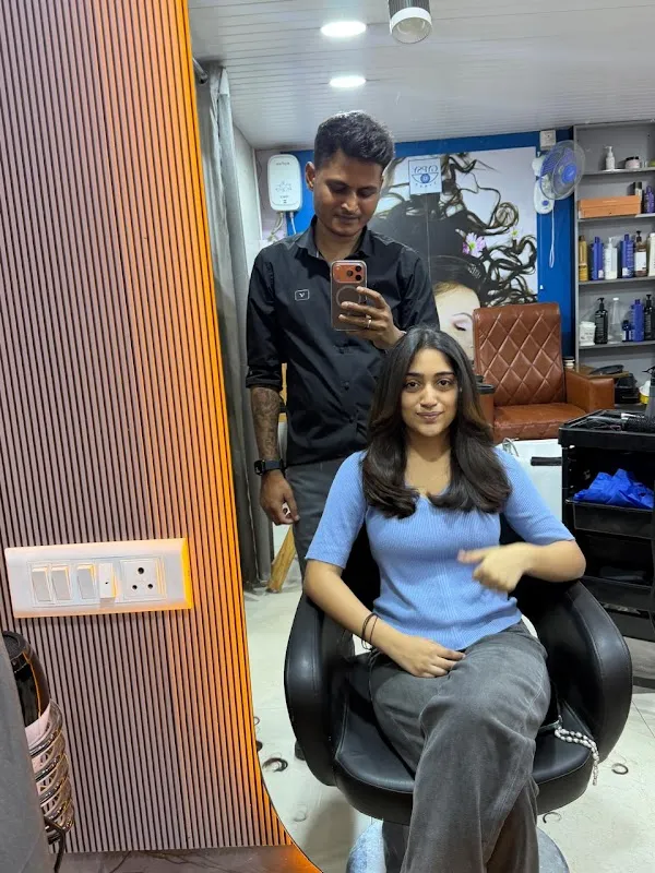7 Stars Unisex Salon