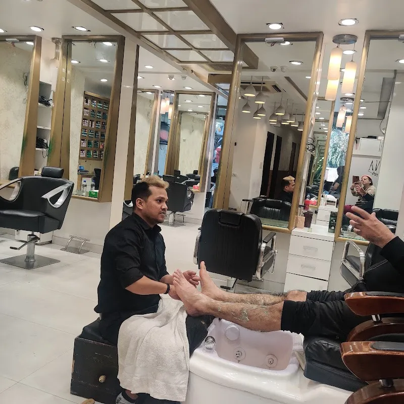 OUD LUXURY SALON & ACADEMY | Best Salon | Hair Salon | Makeup Artist In Delhi