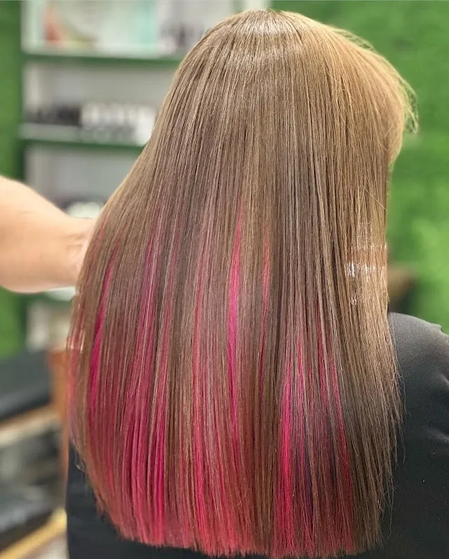 OUD LUXURY SALON & ACADEMY | Best Salon | Hair Salon | Makeup Artist In Delhi