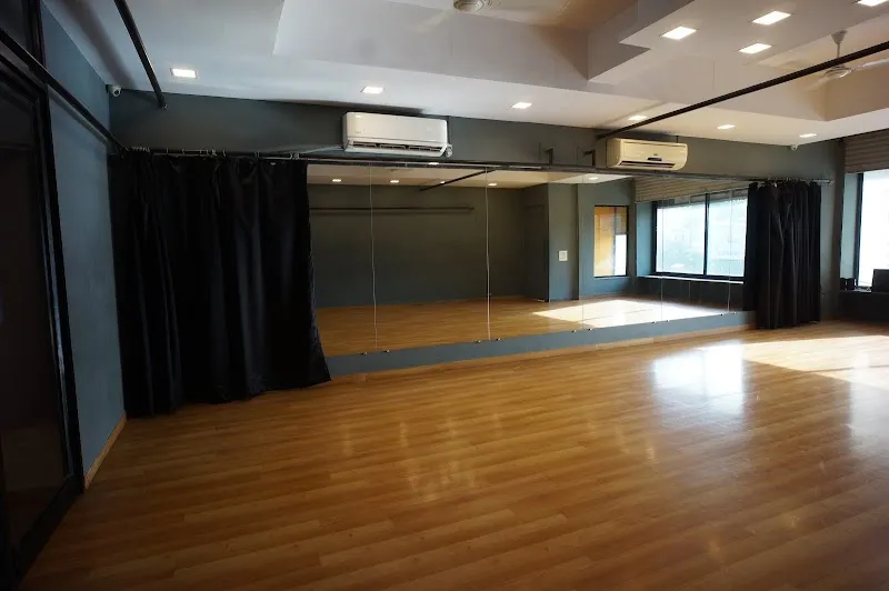 Dream World Institute of Dance