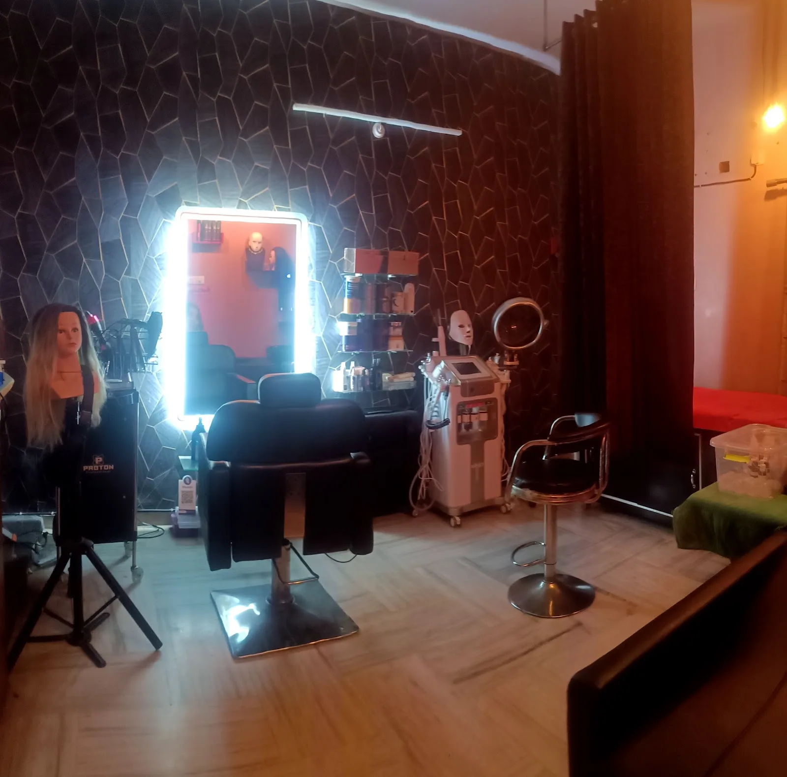 SHE Beauty salon