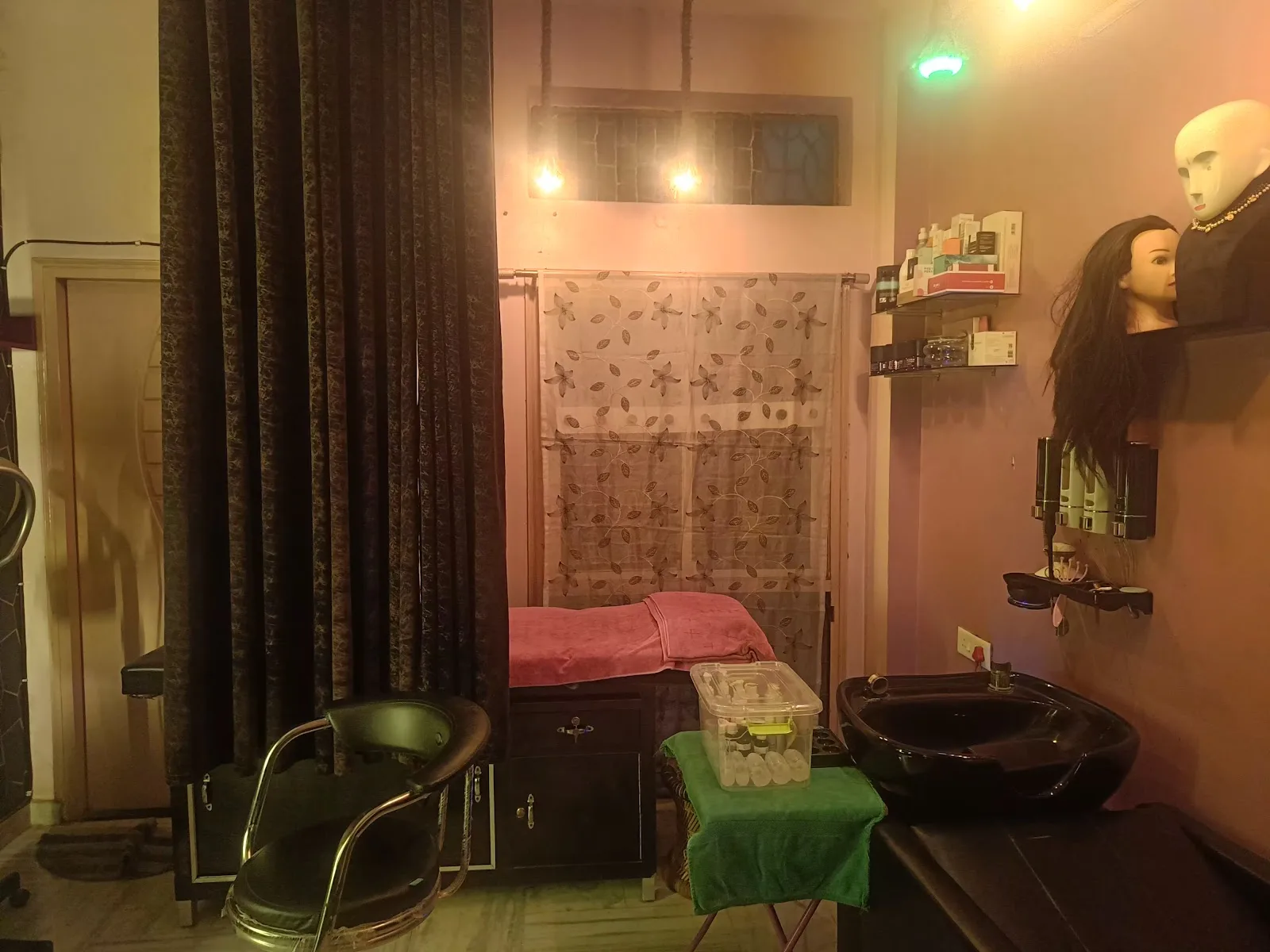 SHE Beauty salon