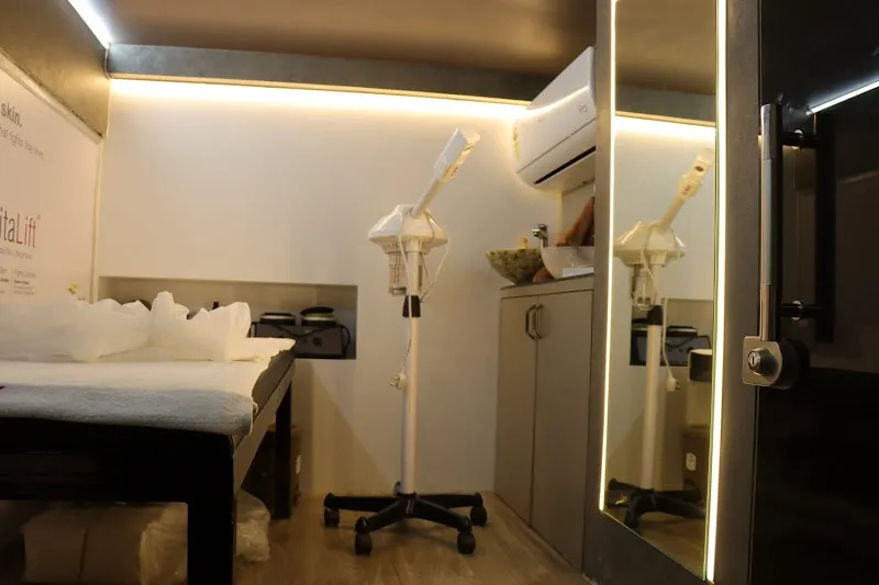 Ravi's the family salon - Best Hair Spa Salon in Mulund | Unisex | Keratin | Smoothing | Facial | Treatment