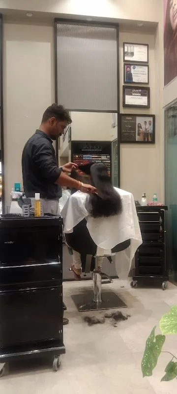 Ravi's the family salon - Best Hair Spa Salon in Mulund | Unisex | Keratin | Smoothing | Facial | Treatment