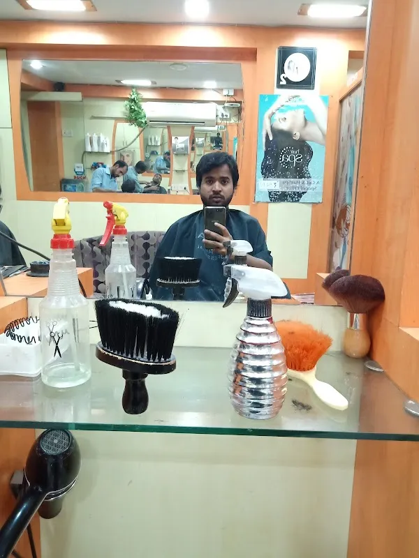 Ravi Hair Salon