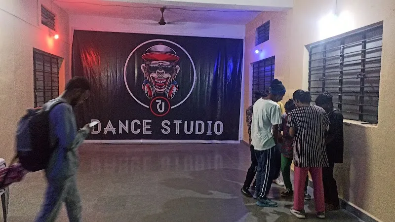 7J DANCE STUDIO