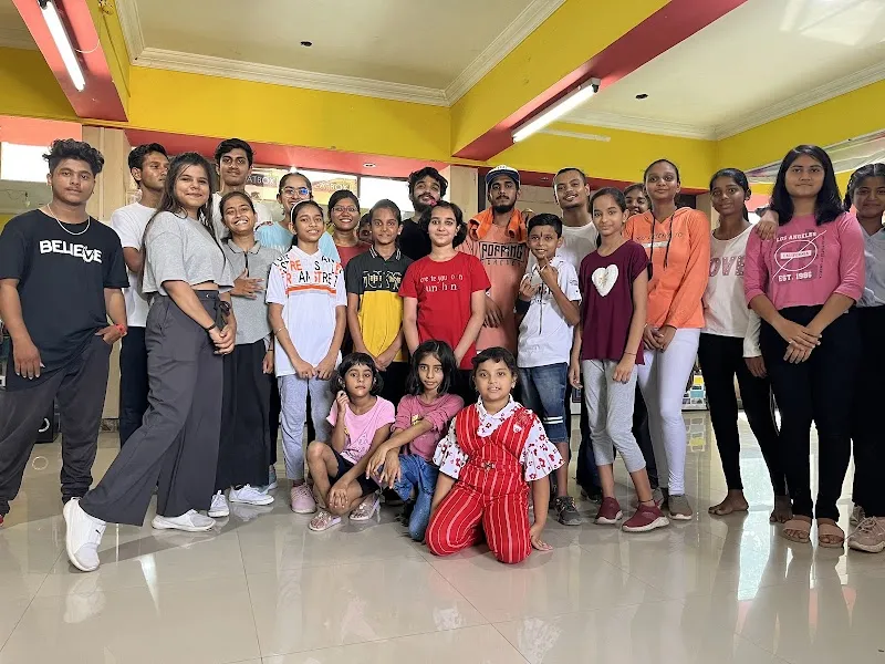 7J DANCE STUDIO