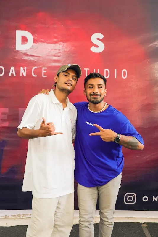 7J DANCE STUDIO
