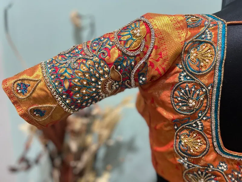 Veena Art Studio | Designers & Fabric Customisation | Art Classes