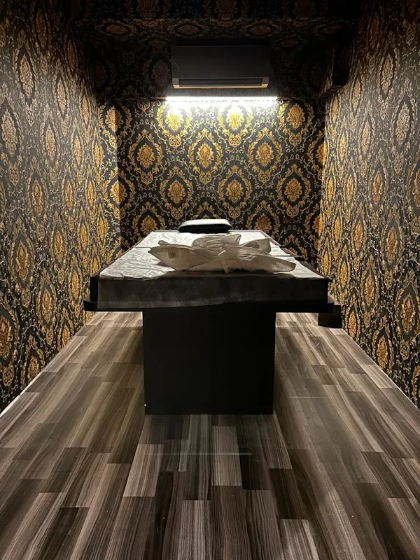 Moksh Thai Spa In Kandivali East
