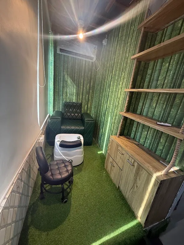 Xpression Luxury Unisex Salon - Beauty Parlour in Nayapalli, Bhubaneswar