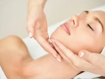 Sangeetha Beauty Parlour - Vazhga Valamudan